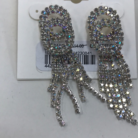 BUNDLE DEAL!!! 7 piece Jewelry - Picture 4 of 8